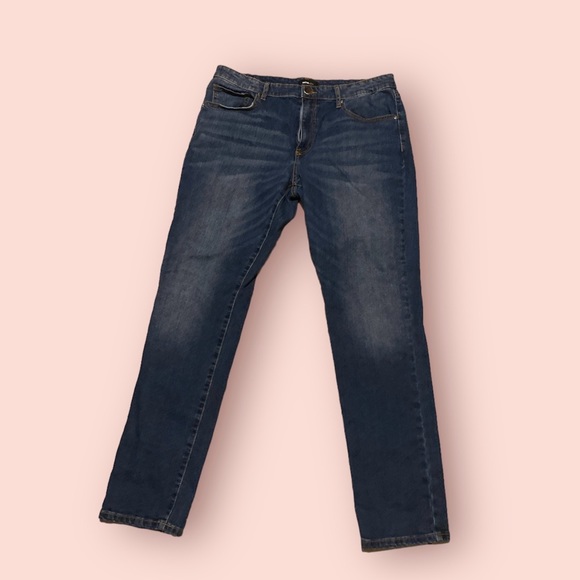 Fashion Nova Slim Jeans - Picture 3 of 3